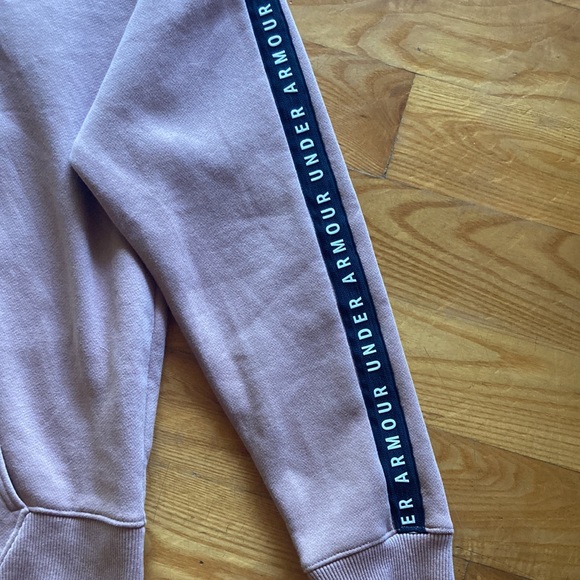 Under Armour hoodie heavy dusty rose, lettering on sleeves, like new - Picture 2 of 6